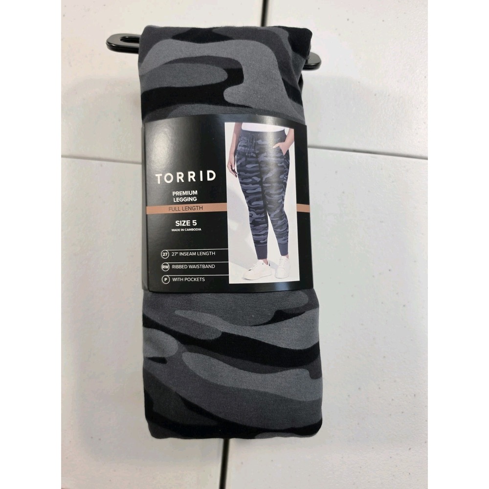 TORRID Premium Full Length Camo Leggingswith Pockets Gray Black NWT Size 5X